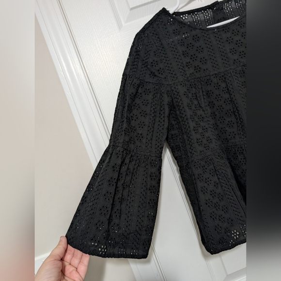 Madewell,‎ Size Small, Black Eyelet Tiered Button Back Top, - Picture 5 of 6